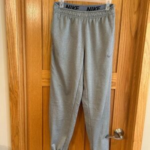 Men’s Gray Nike Therma-Fit Swoosh Sweatpants S
